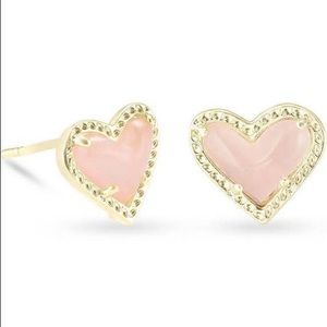 NWT Kendra Scott Ari Heart Earrings - Rose Quartz